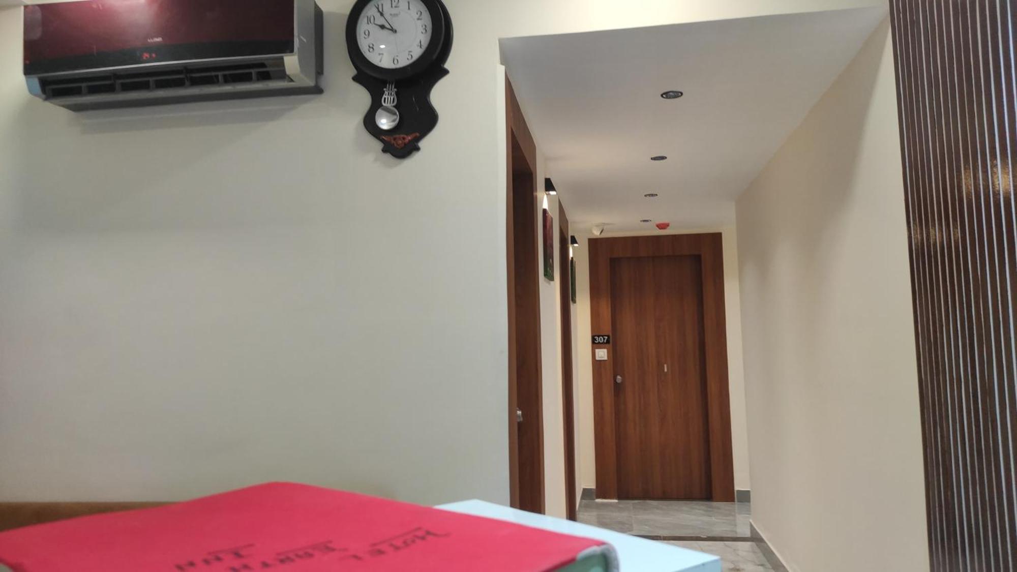 Hotel Earth Inn, Subhash Bridge, Rto Circle, อาเมดาบัด ภายนอก รูปภาพ