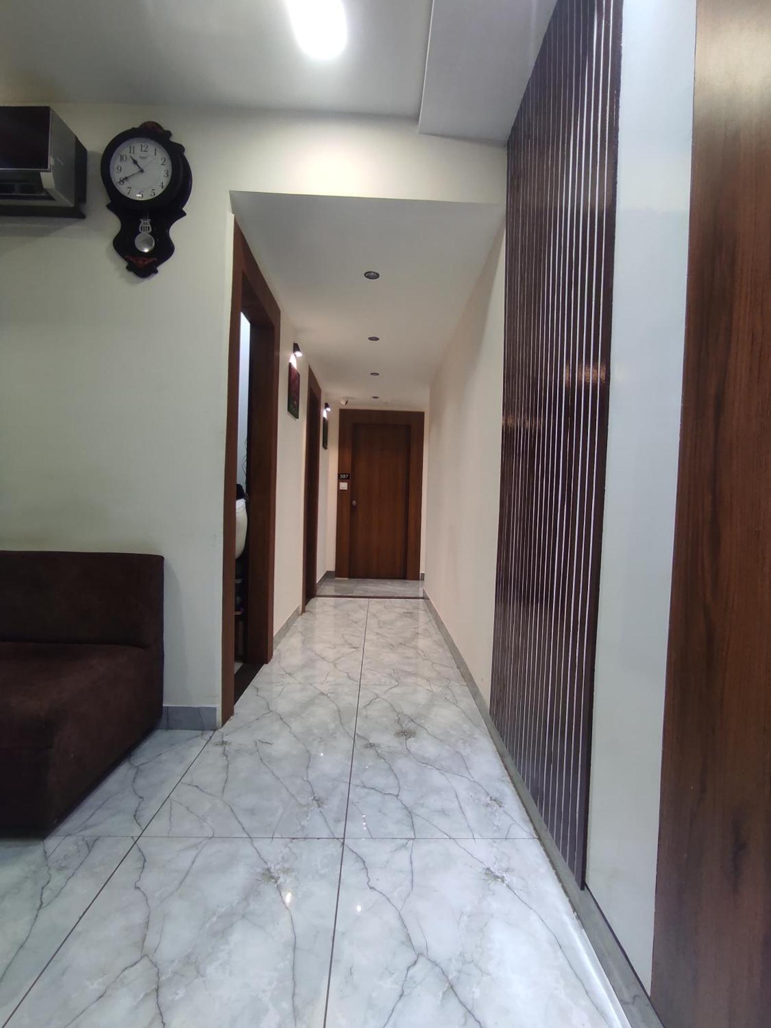 Hotel Earth Inn, Subhash Bridge, Rto Circle, อาเมดาบัด ภายนอก รูปภาพ