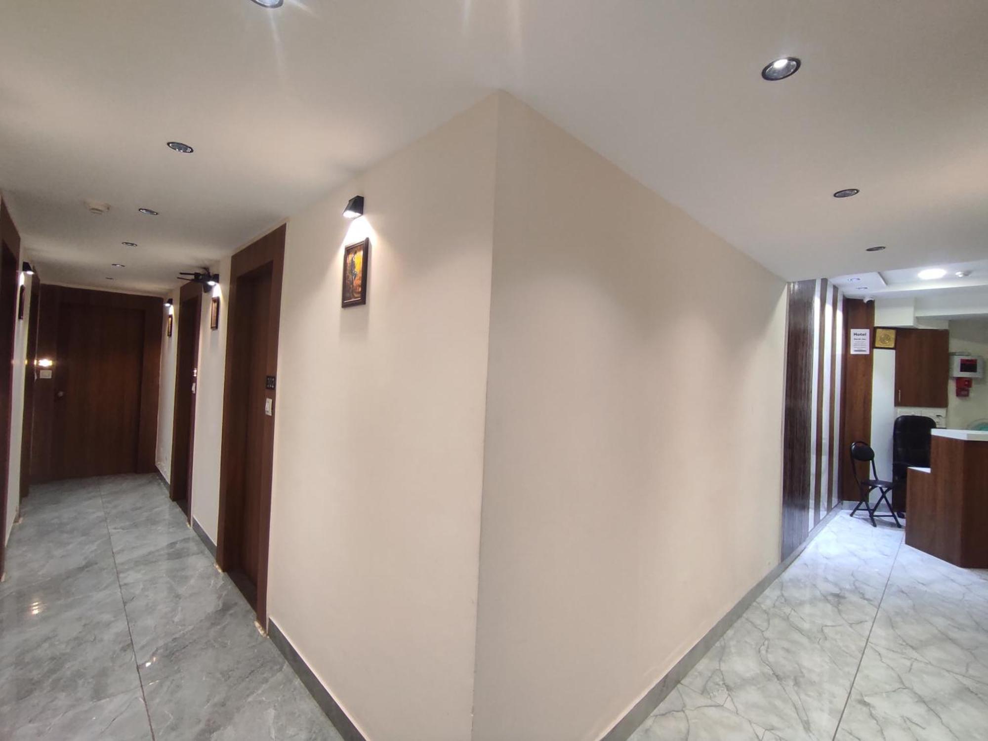 Hotel Earth Inn, Subhash Bridge, Rto Circle, อาเมดาบัด ภายนอก รูปภาพ